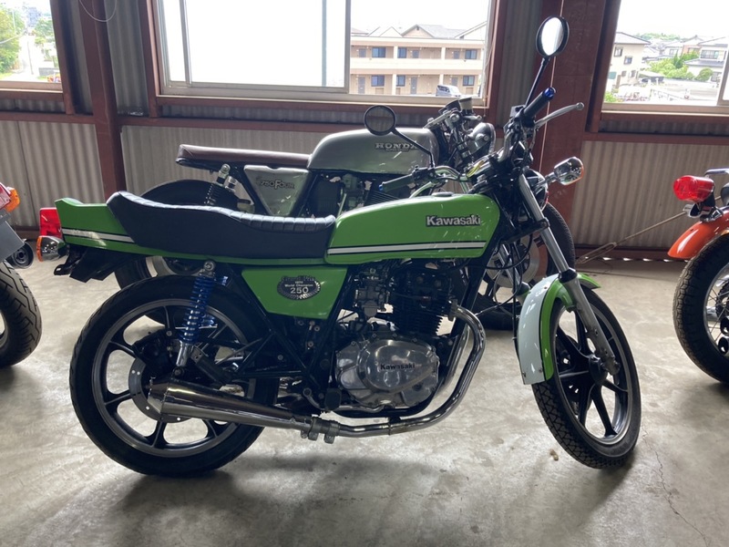 カワサキ Z250FT フレーム メッキ 書なし 絶版 旧車 kawasaki - オートバイ